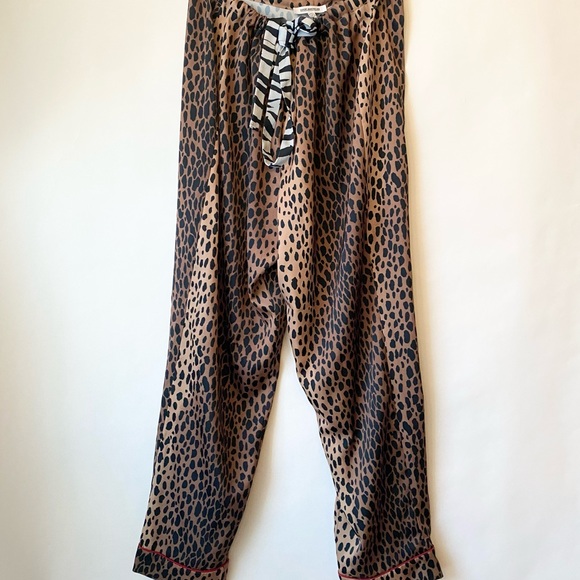 Good American The Satin Pjs Animal Print Set SZ:3 (Wmns Large) - Picture 7 of 13